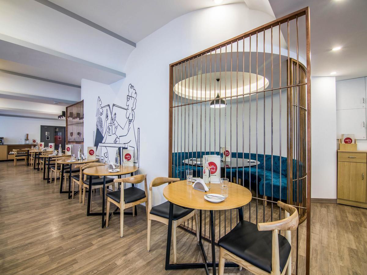 נוידה Oyo Townhouse 028 Corporate Suite מראה חיצוני תמונה