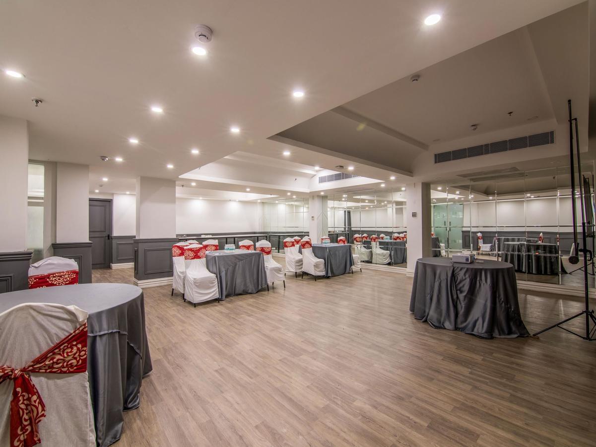 נוידה Oyo Townhouse 028 Corporate Suite מראה חיצוני תמונה