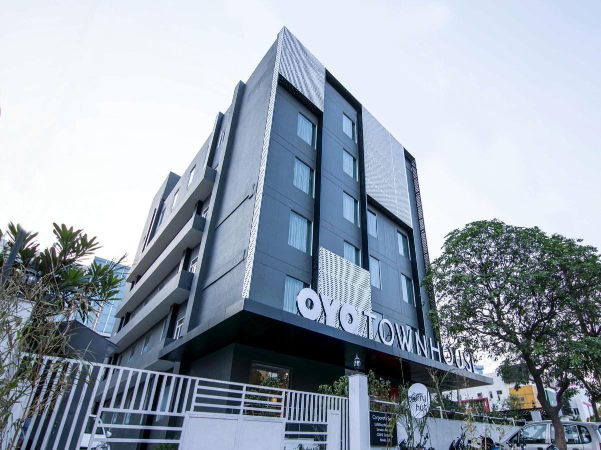 נוידה Oyo Townhouse 028 Corporate Suite מראה חיצוני תמונה