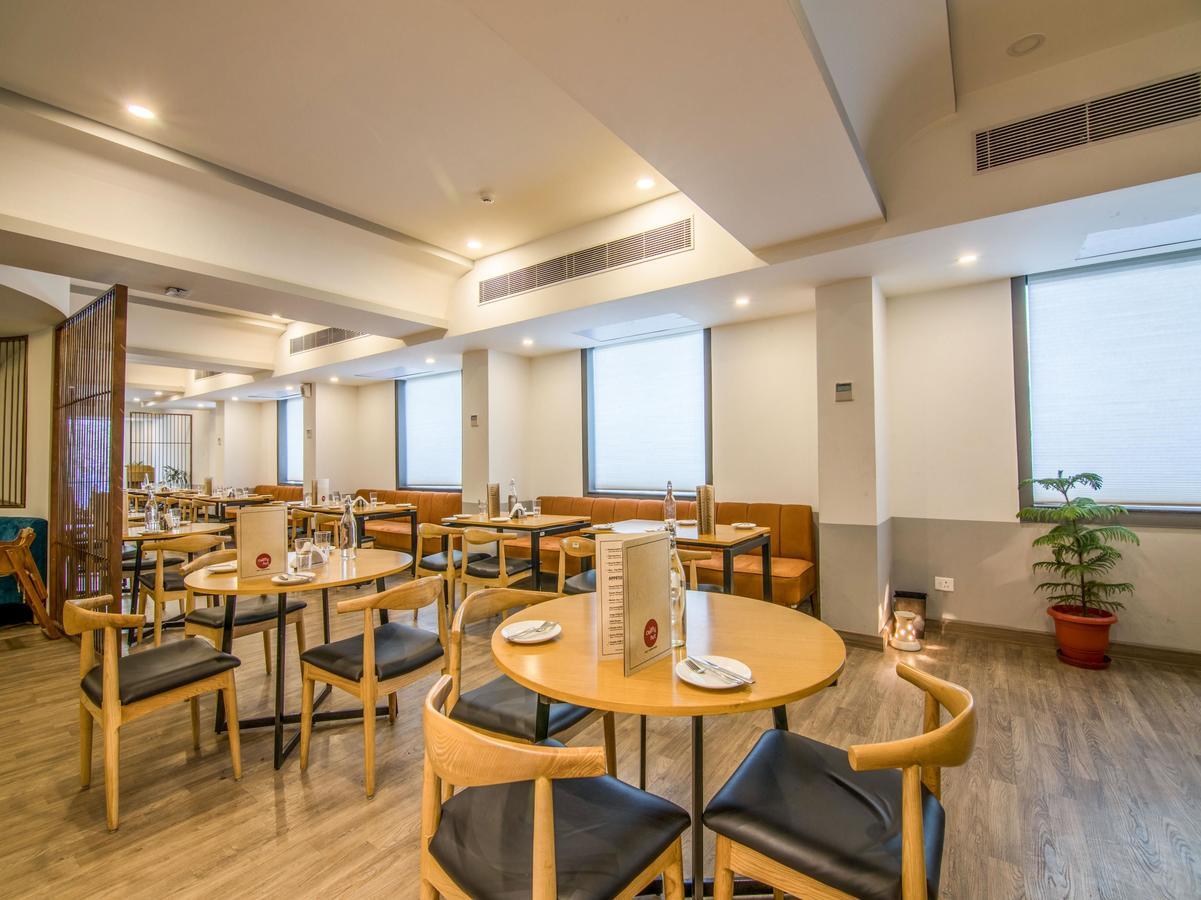 נוידה Oyo Townhouse 028 Corporate Suite מראה חיצוני תמונה