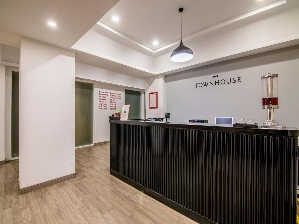 נוידה Oyo Townhouse 028 Corporate Suite מראה חיצוני תמונה
