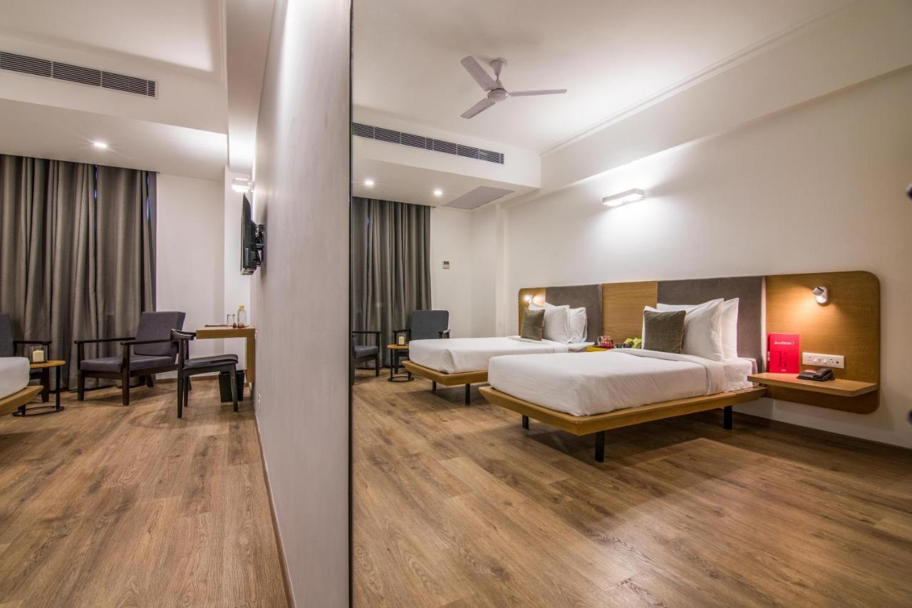 נוידה Oyo Townhouse 028 Corporate Suite מראה חיצוני תמונה